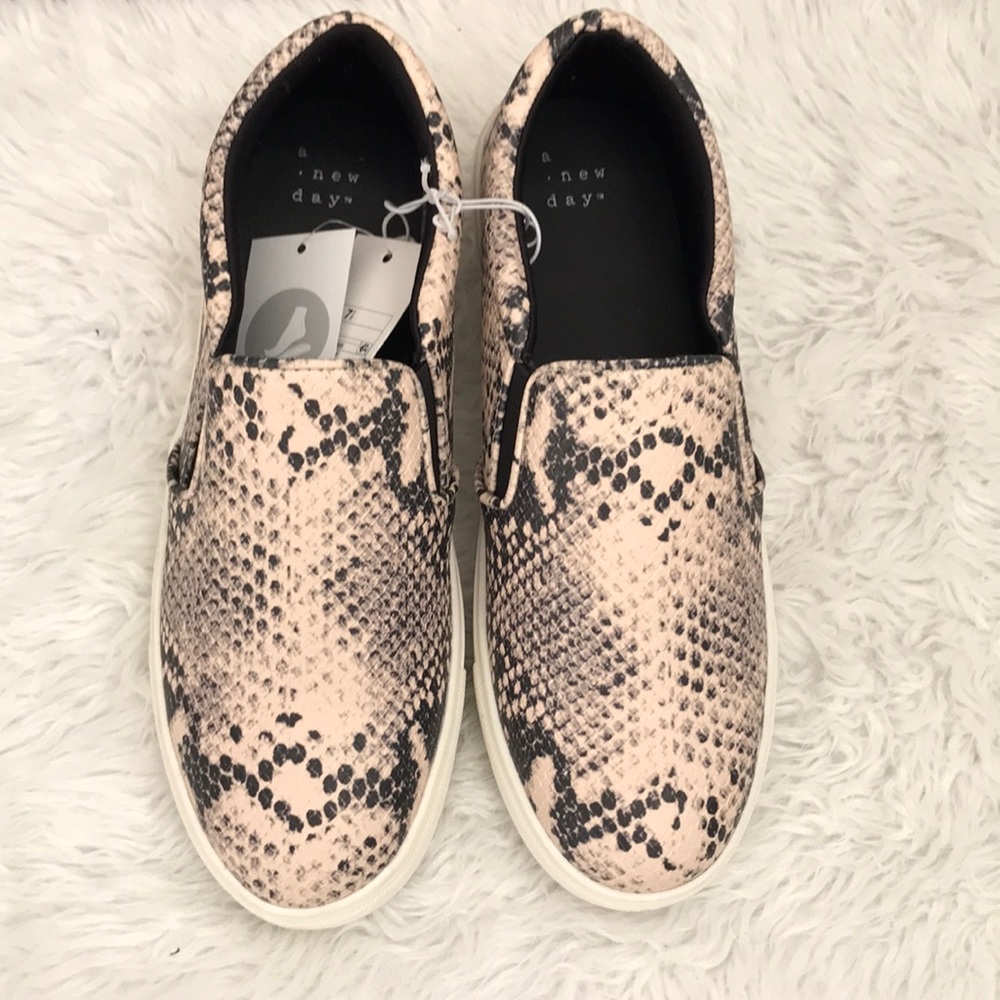 Animal Print Snakeskin Slip On Loafer 7.5 US